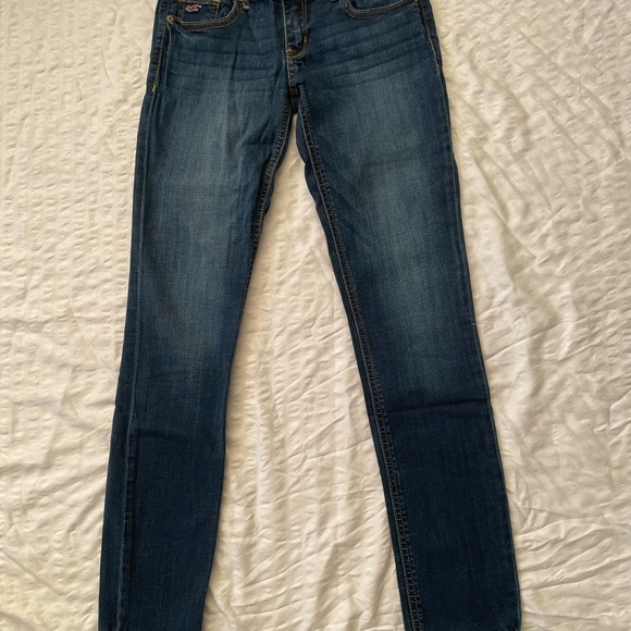 Hollister Classic Blue Women's Skinny Jeans - Picture 8 of 16